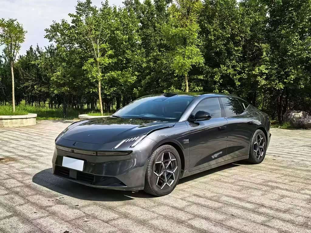 Lynk & Co Z10