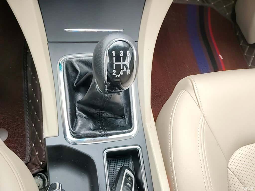 Geely Emgrand, 2017 14