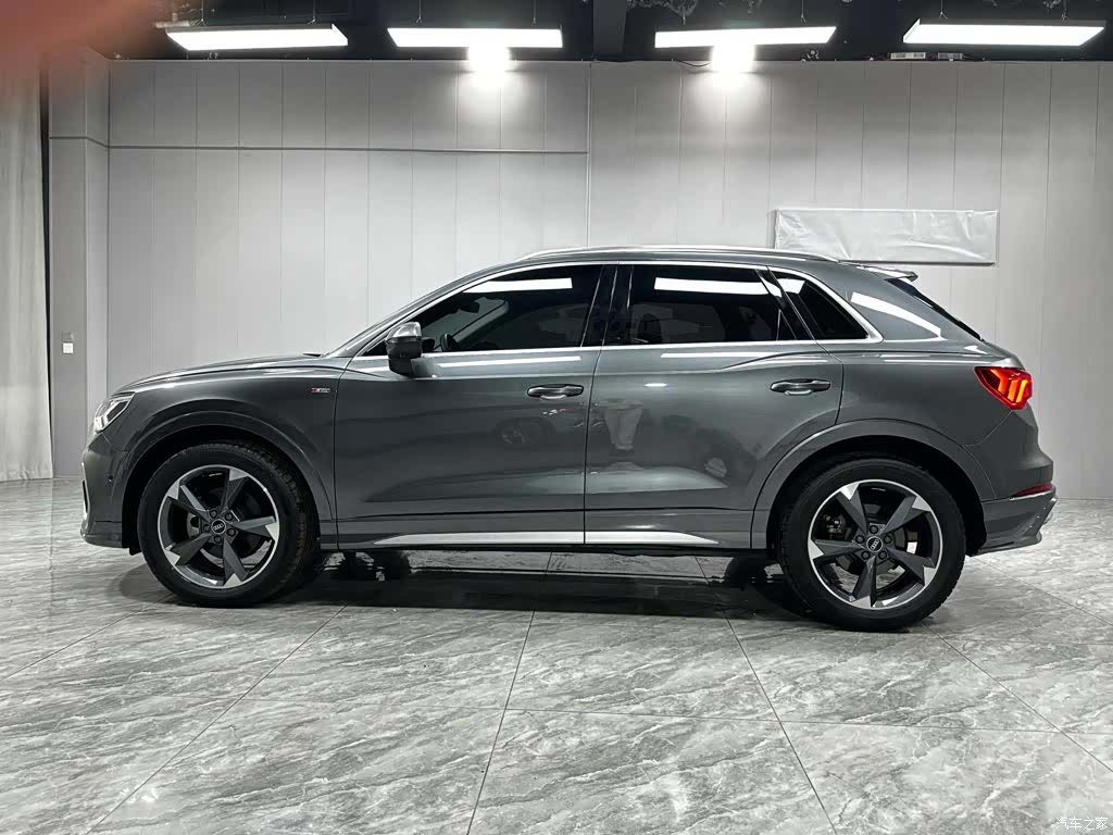Audi Q3, 2022 11