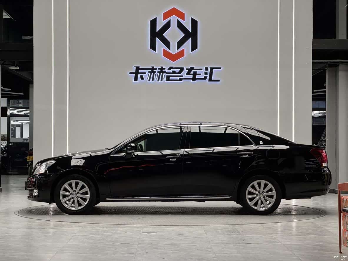 Toyota Crown, 2011 7
