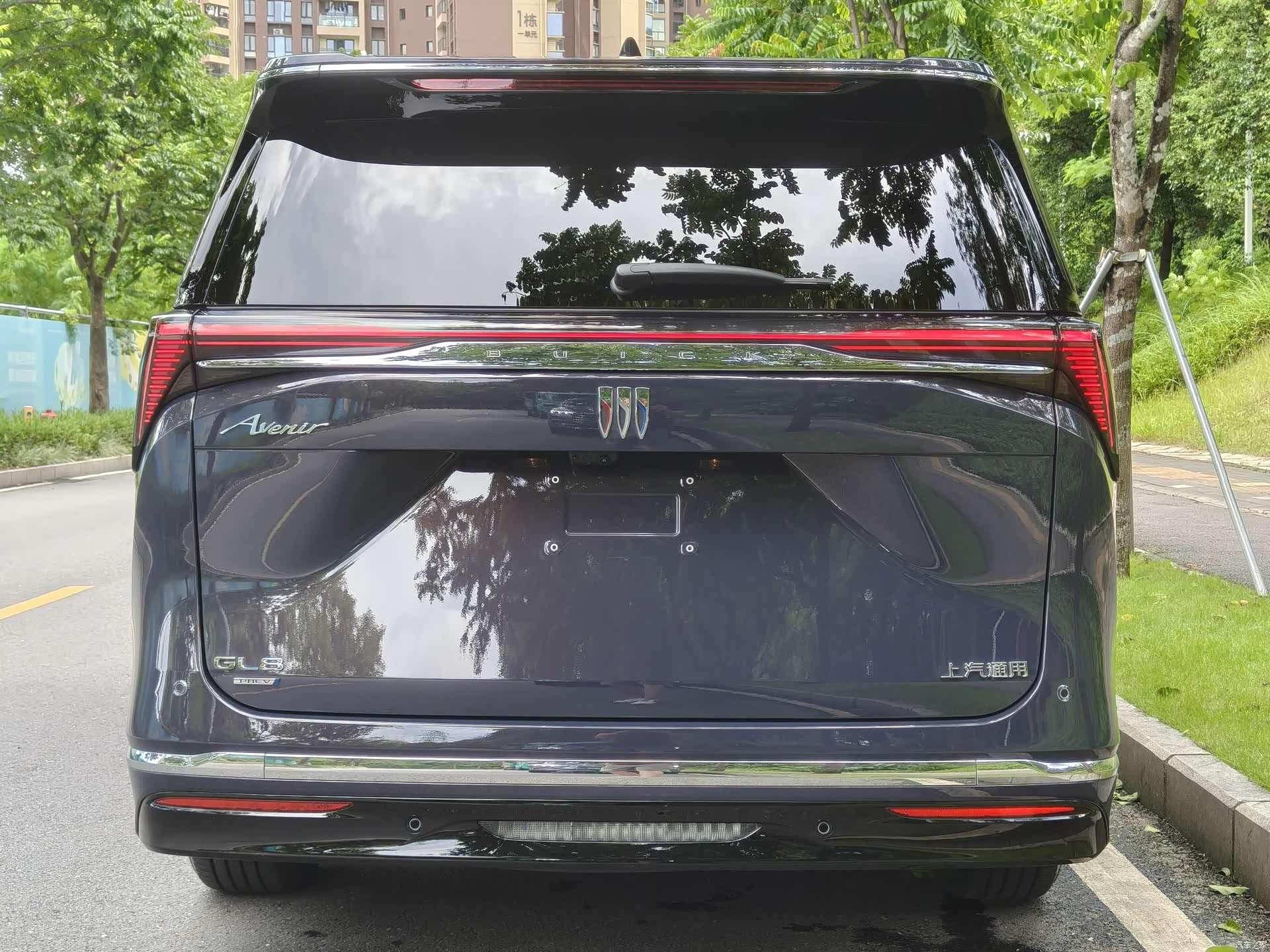 Buick GL8, 2025 3