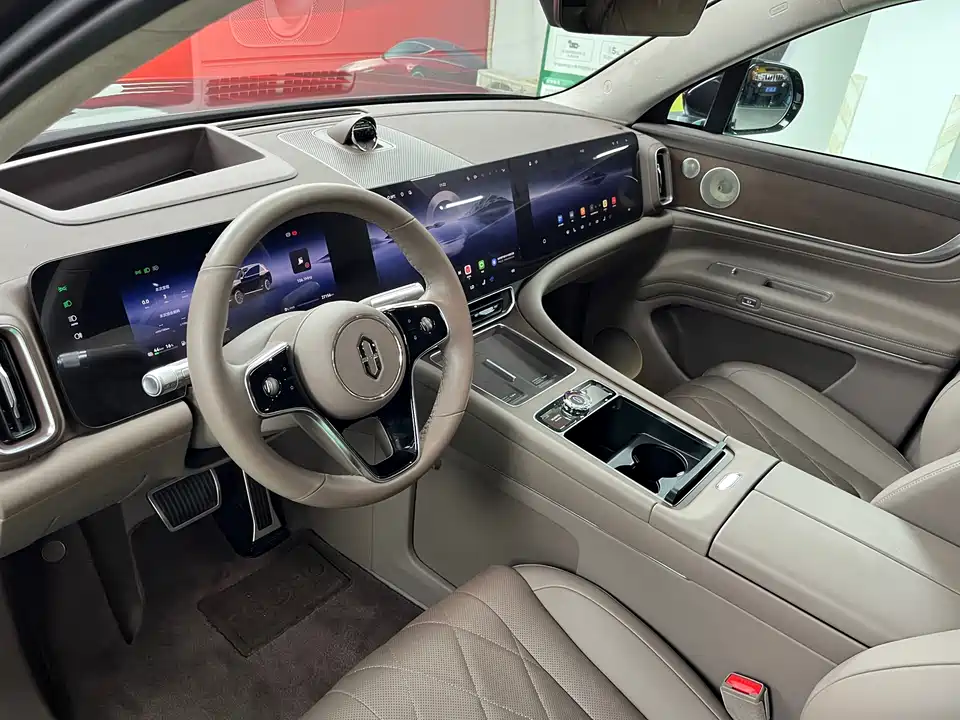 AITO Ask the world M9