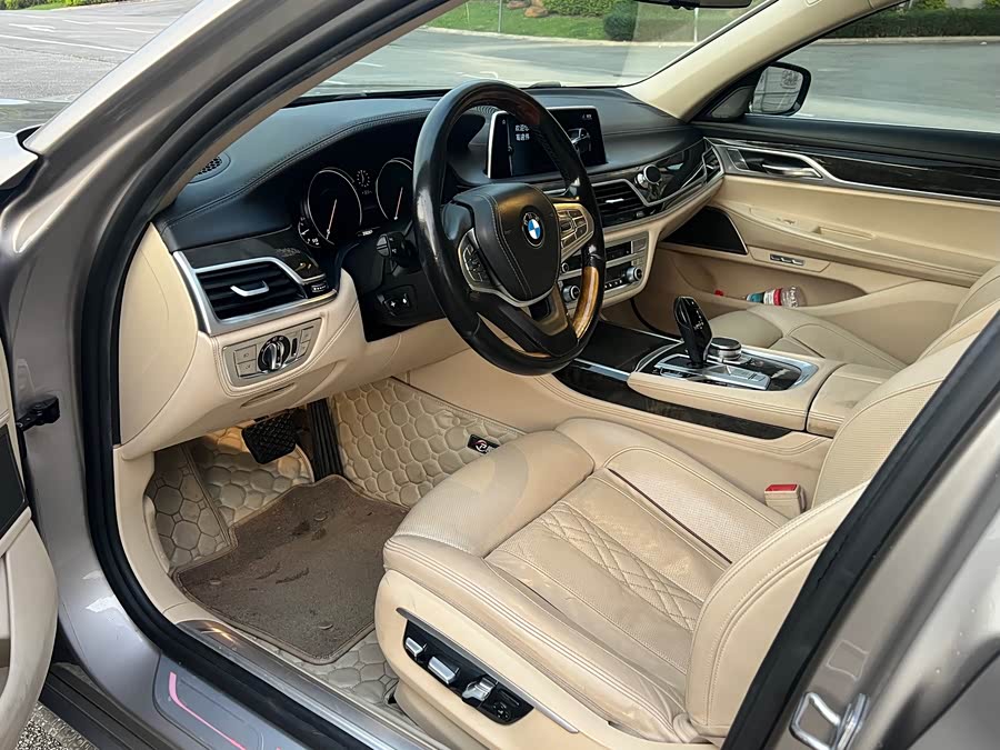 BMW 7-Series 2016, фото 8