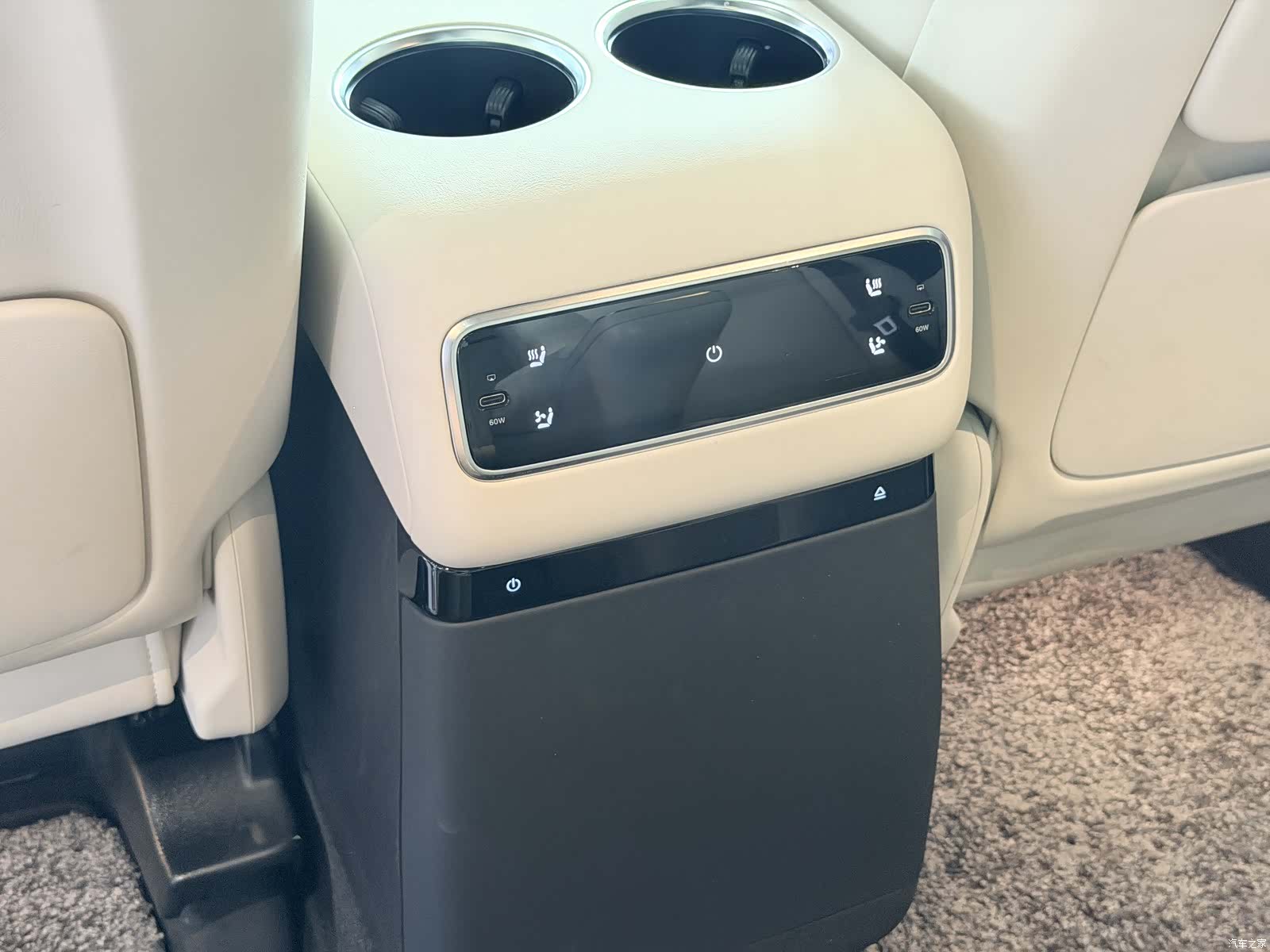Li Auto MEGA, 2024 13