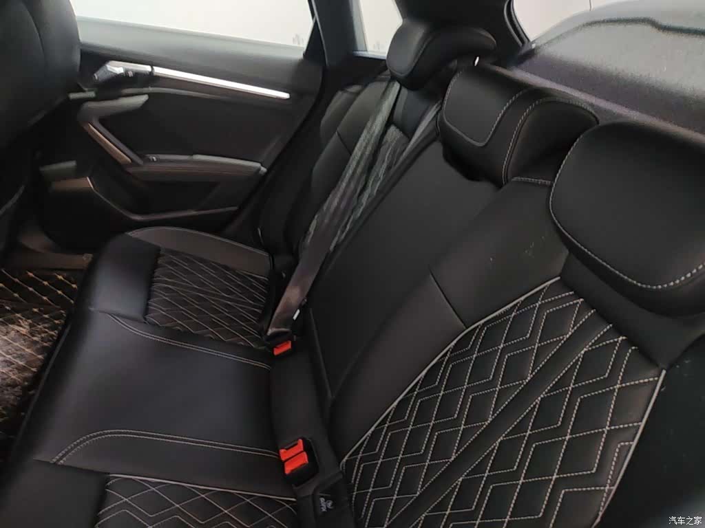 Audi Flying Spur, 2026 13