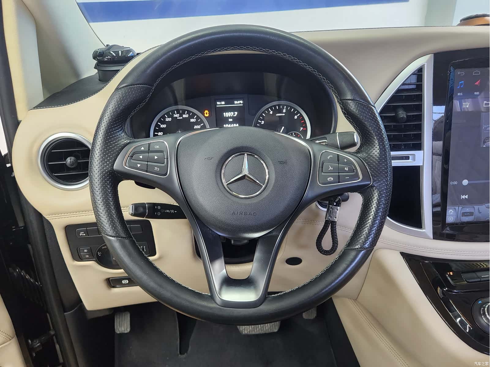 Mercedes-Benz 7, 2020 8