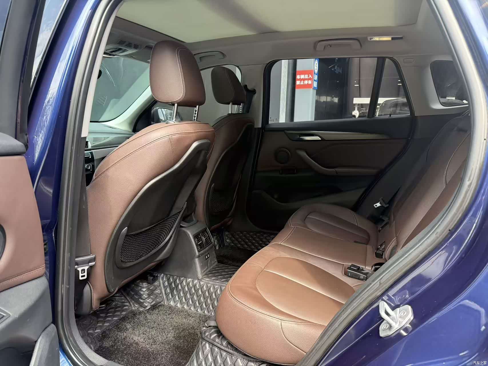BMW X1, 2019 все фото