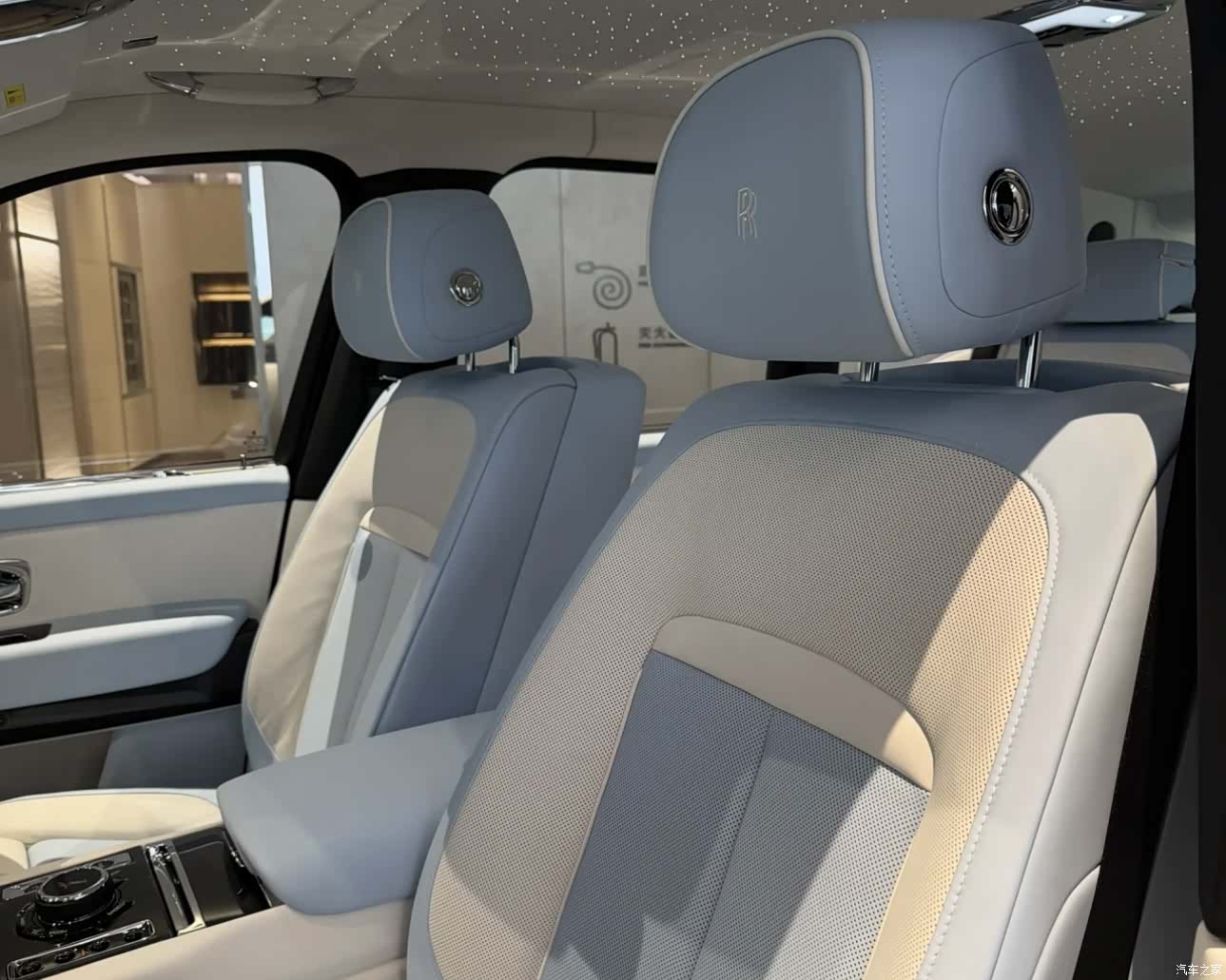 Rolls-Royce Cullinan, 1900 10