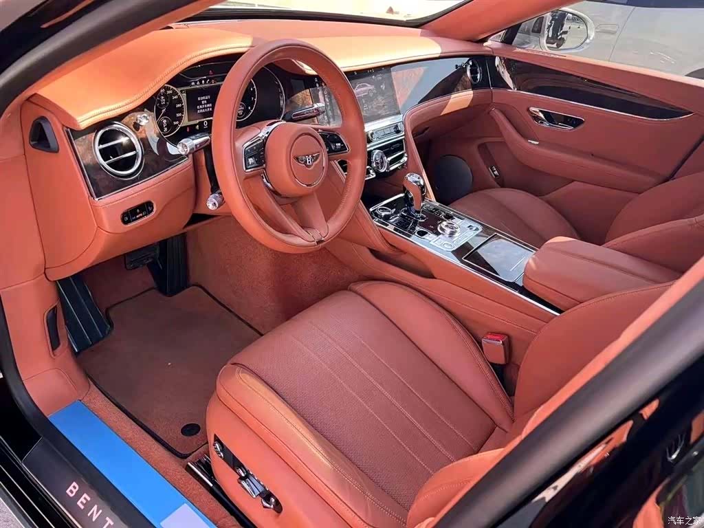 Bentley Flying Spur, 2024 2