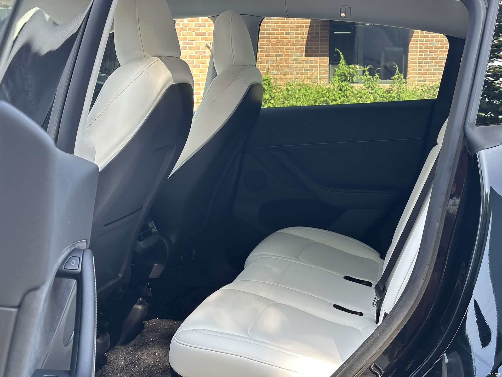 Tesla Model Y, 2023 22
