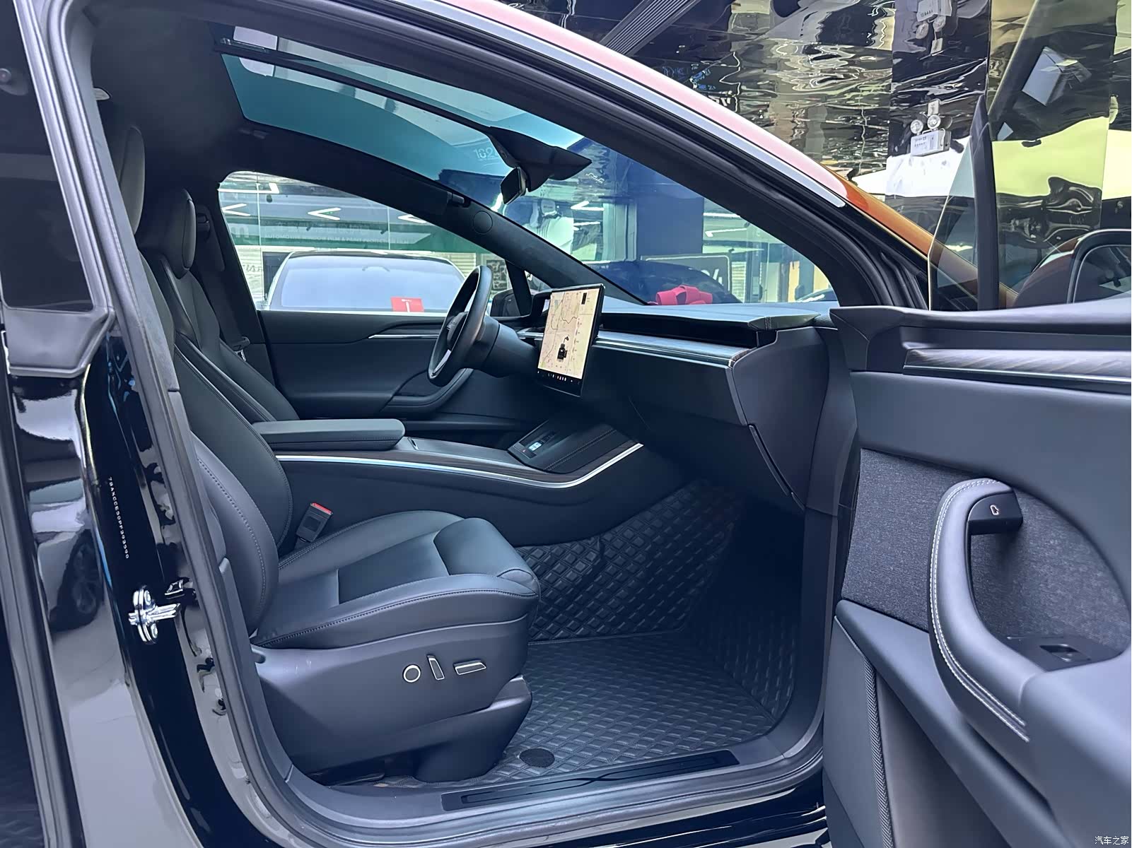 Tesla Model X, 2023 12