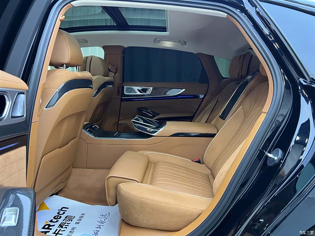 Hongqi H9, 2025 8