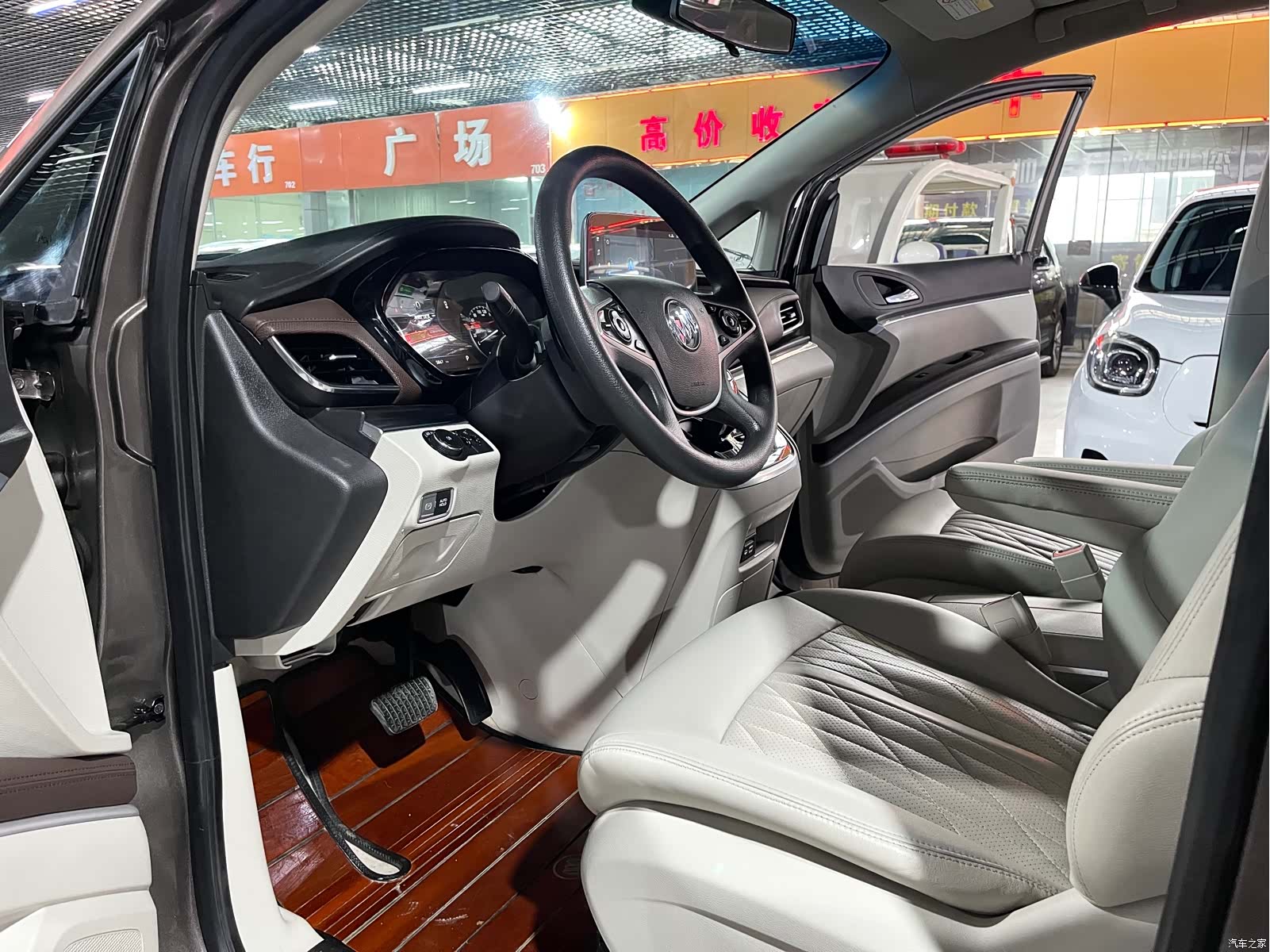 Buick GL8, 2022 7