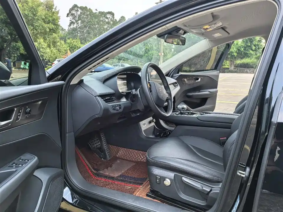Hongqi E-QM5 Hongqi E-QM5