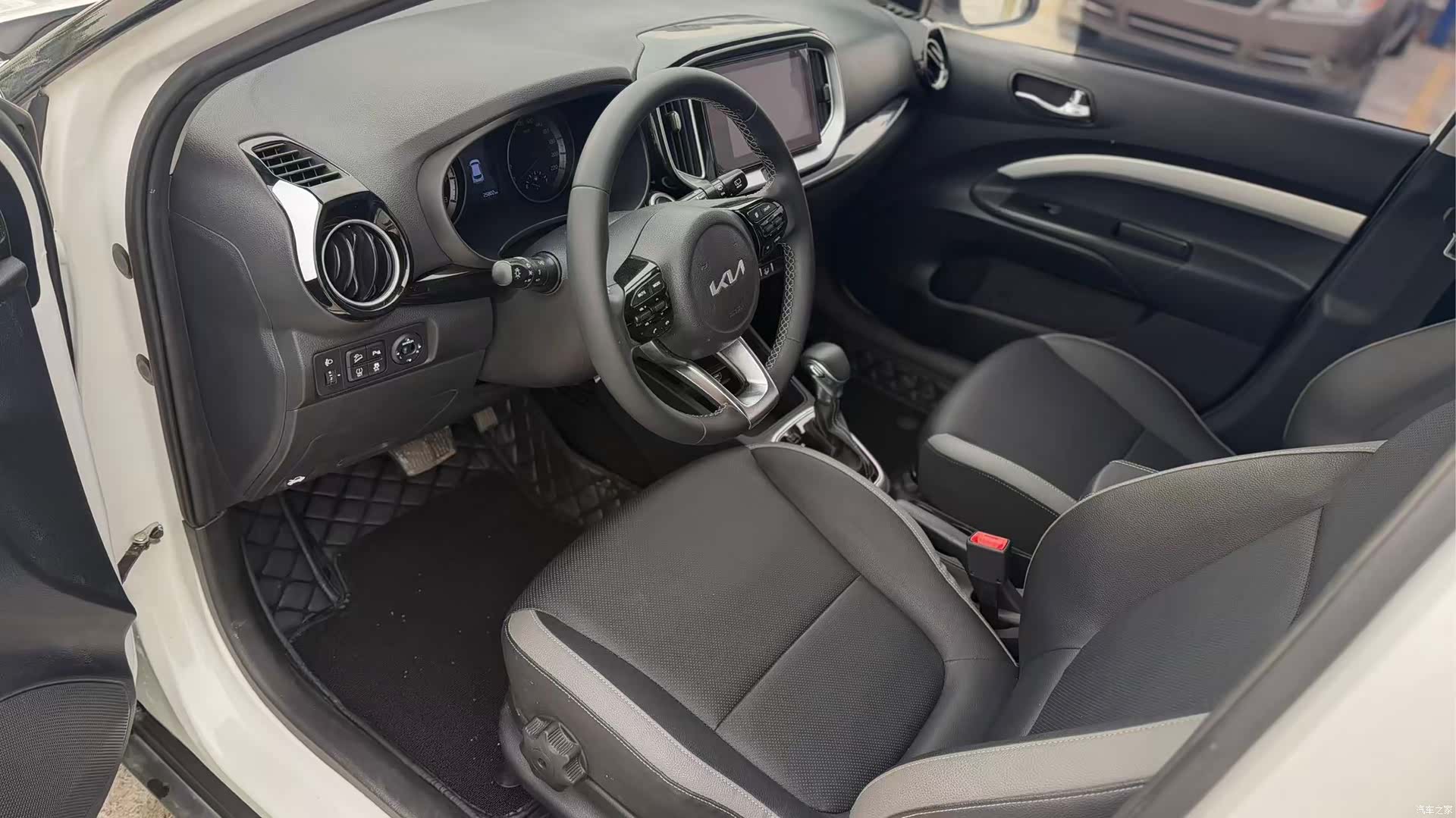 Kia KX1, 2024 4