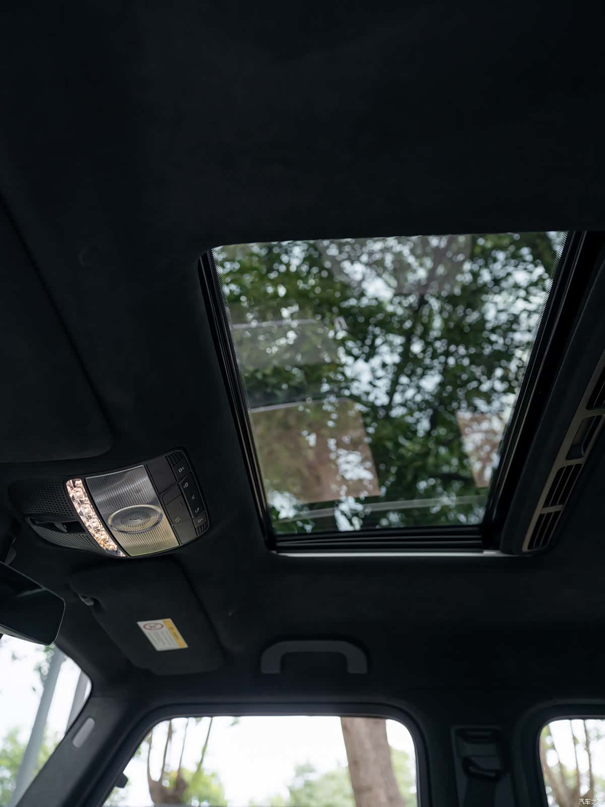 Mercedes-Benz G-Class, 2023 18