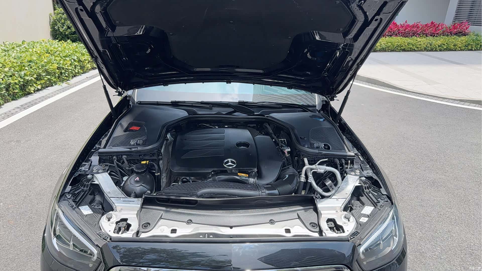 Mercedes-Benz E-Class, 2022 10
