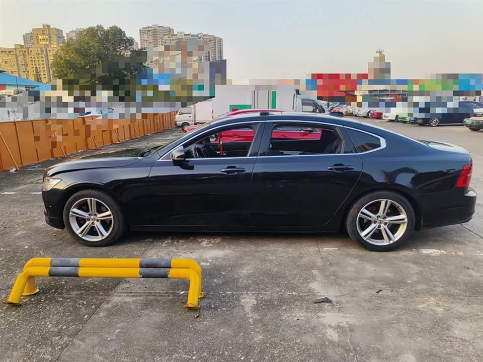 Volvo S90
