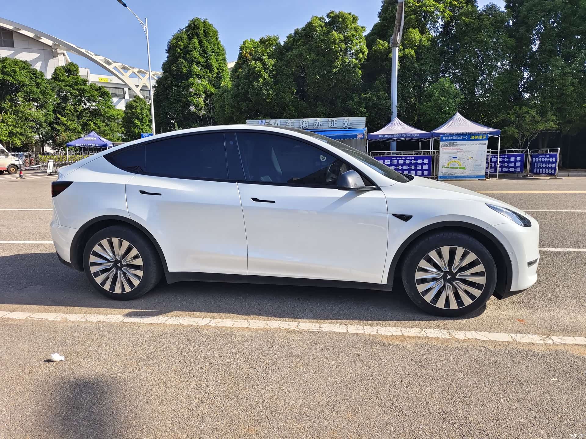 Tesla Model Y, 2021 4