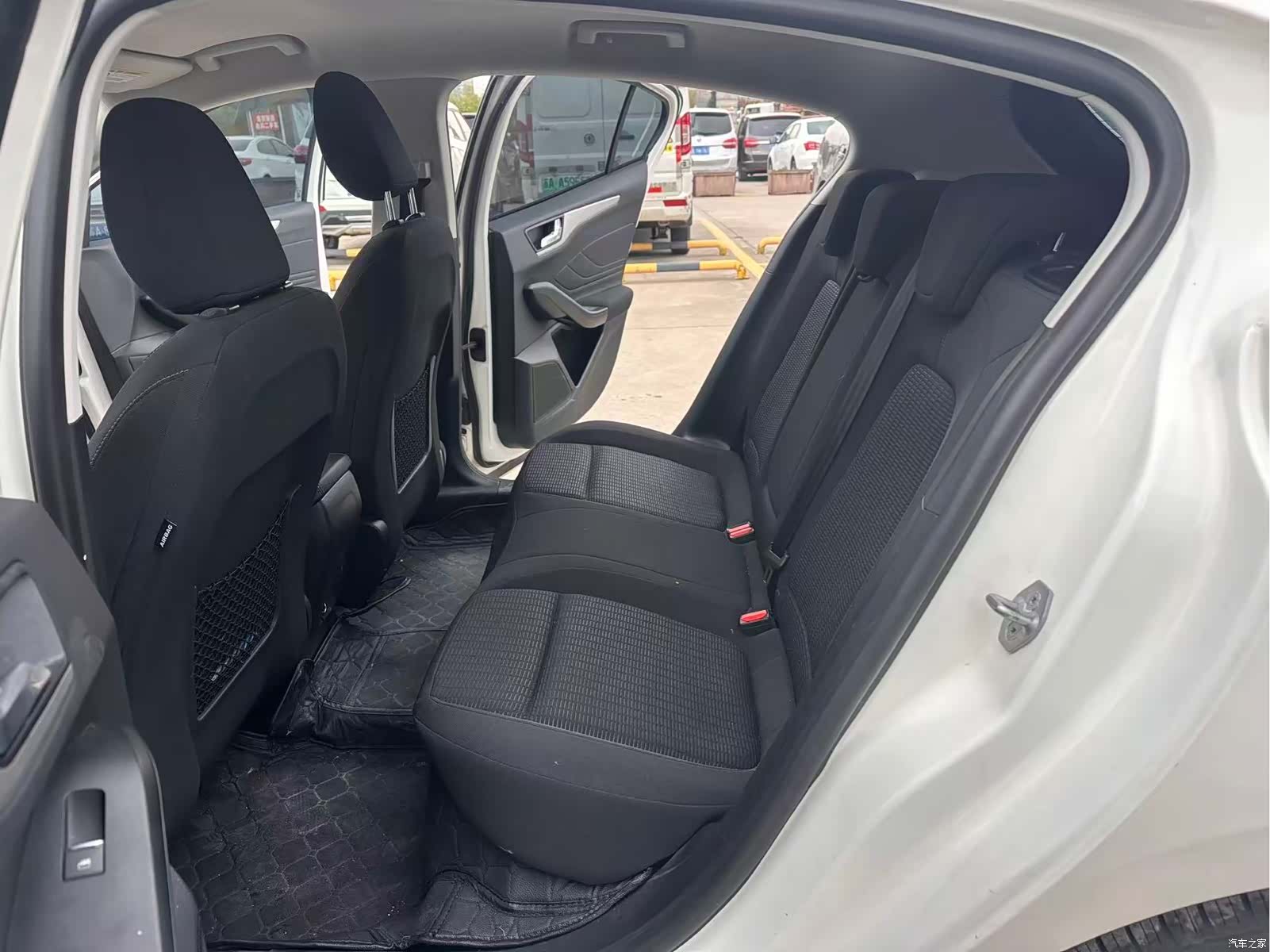 Ford Focus, 2019 все фото