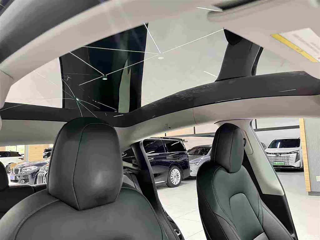 Tesla Model Y, 2022 13