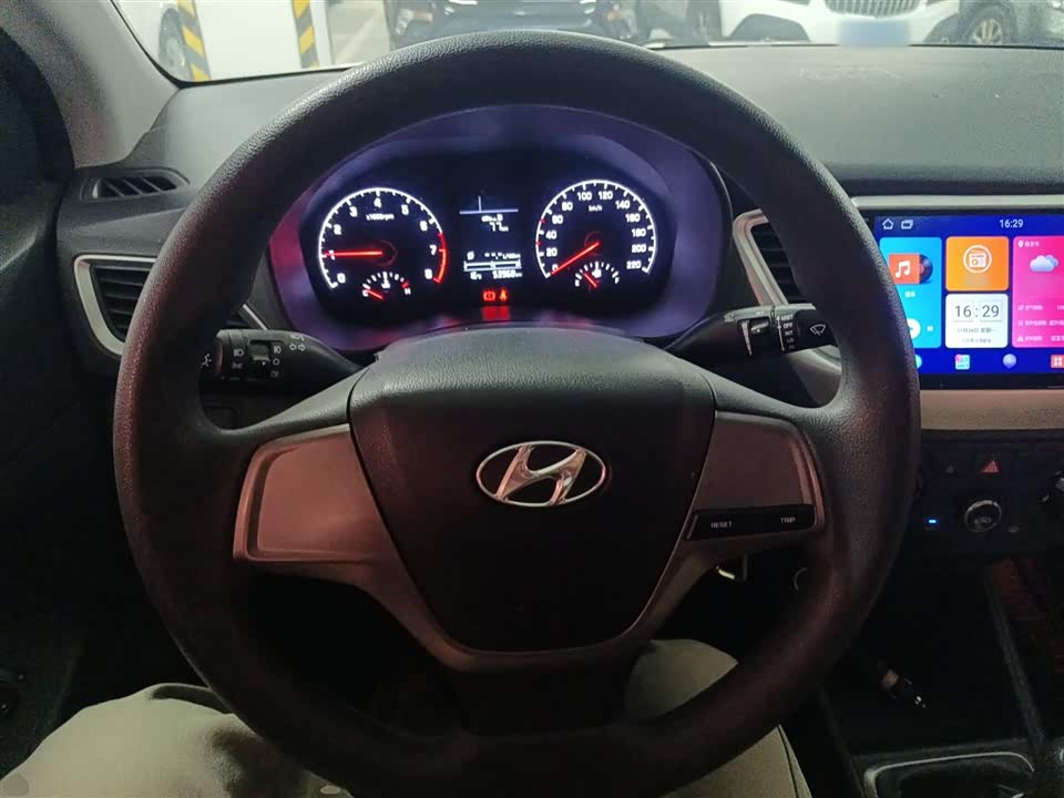 Hyundai Accept