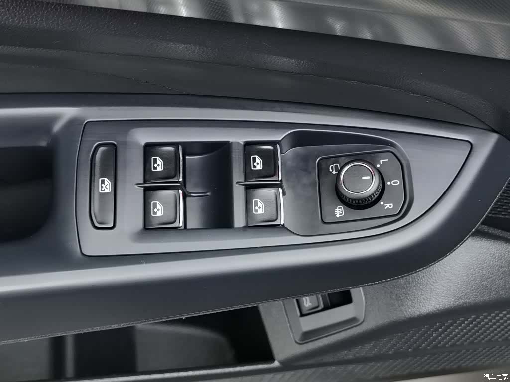 Volkswagen Passat, 2023 9