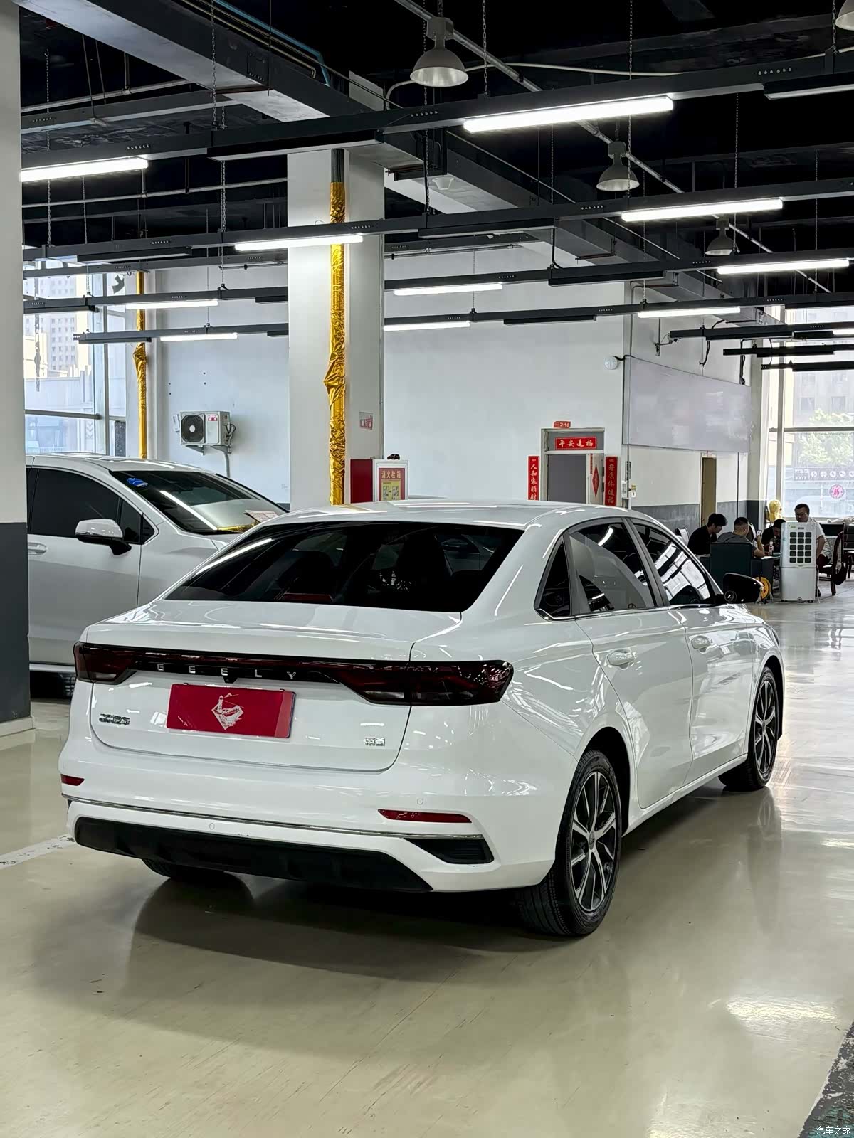Geely Emgrand, 2022 9