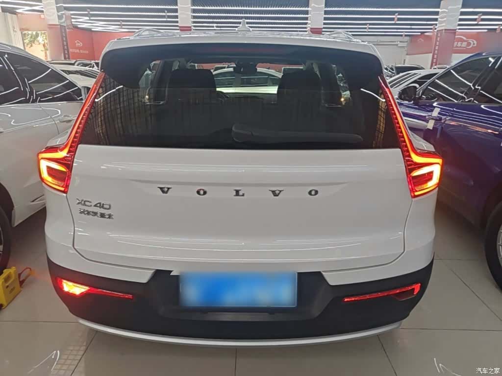 Volvo XC40, 2025 6