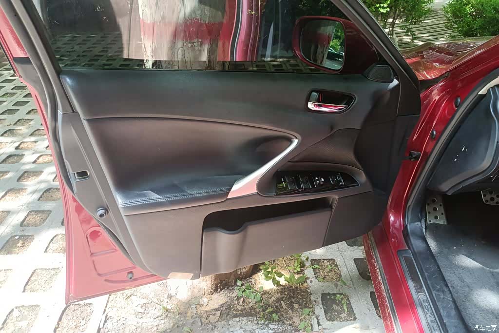 Lexus IS, 2013 7