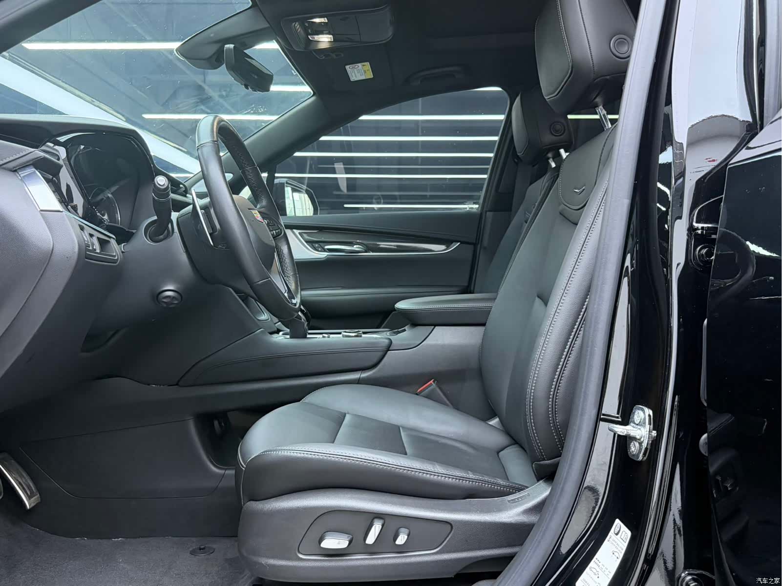 Cadillac XT6, 2023 все фото
