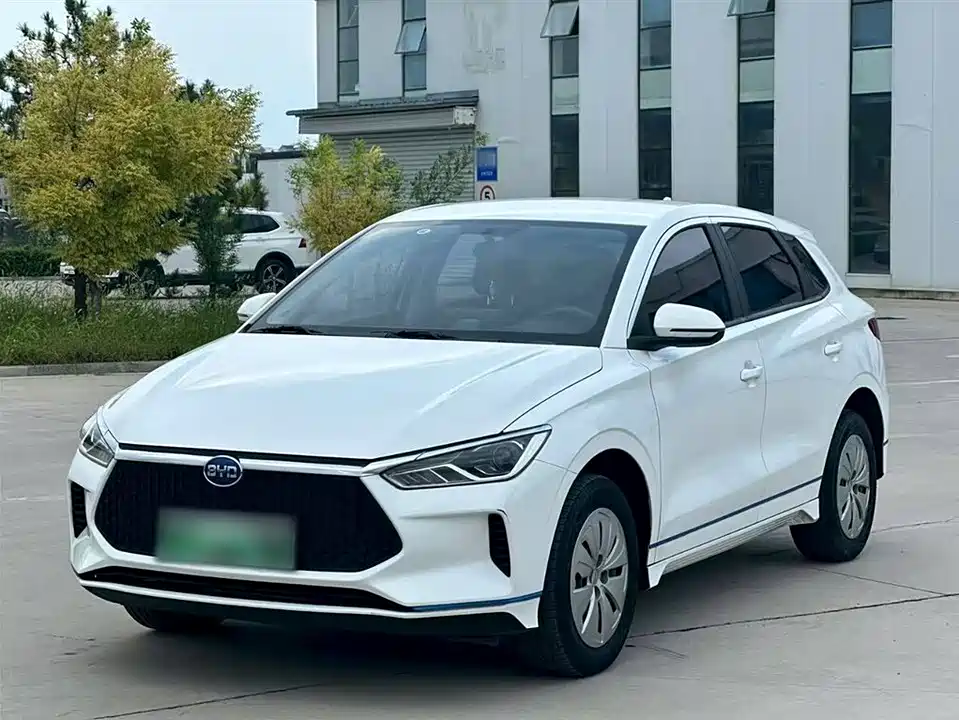 BYD e2