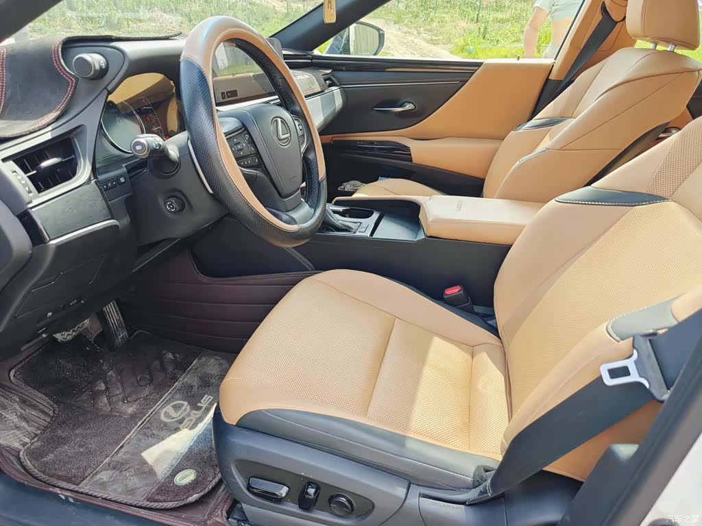 Lexus ES, 2024 13