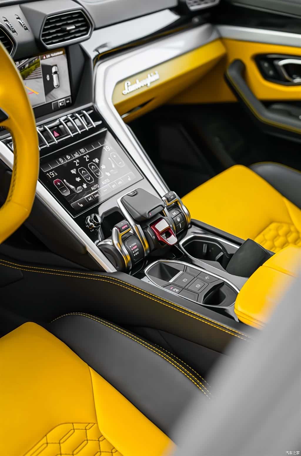 Lamborghini Urus, 2019 9