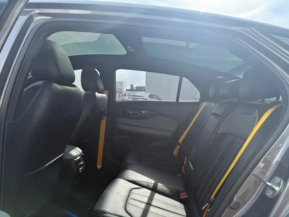 Trumpchi Shadow Leopard