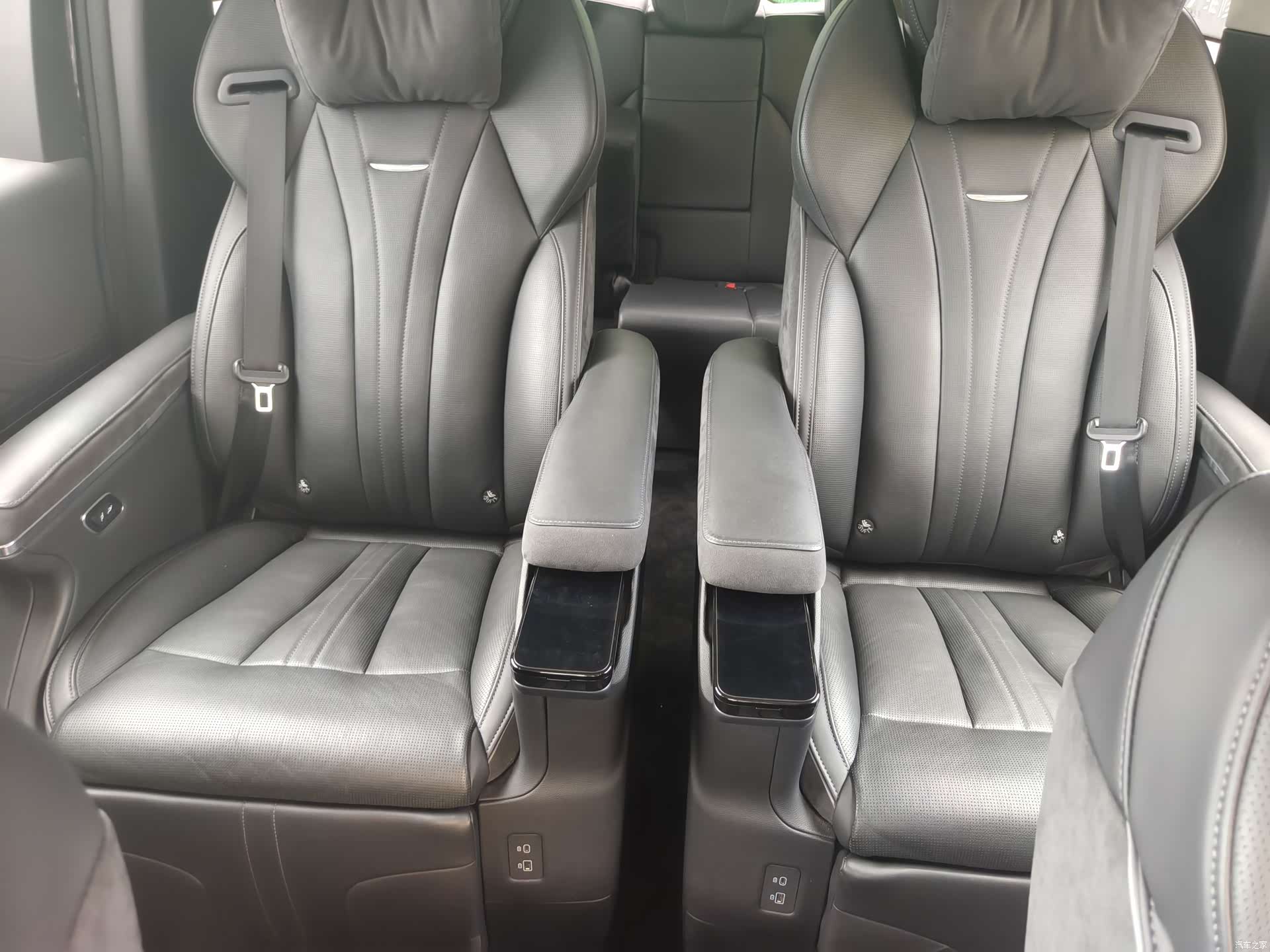 Hongqi HQ9, 2024 6