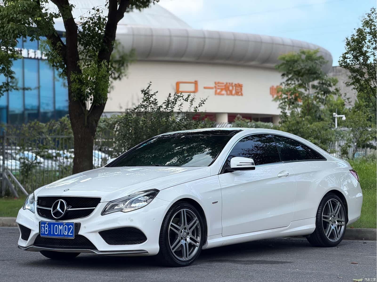 Mercedes-Benz E-Class, 2016 1