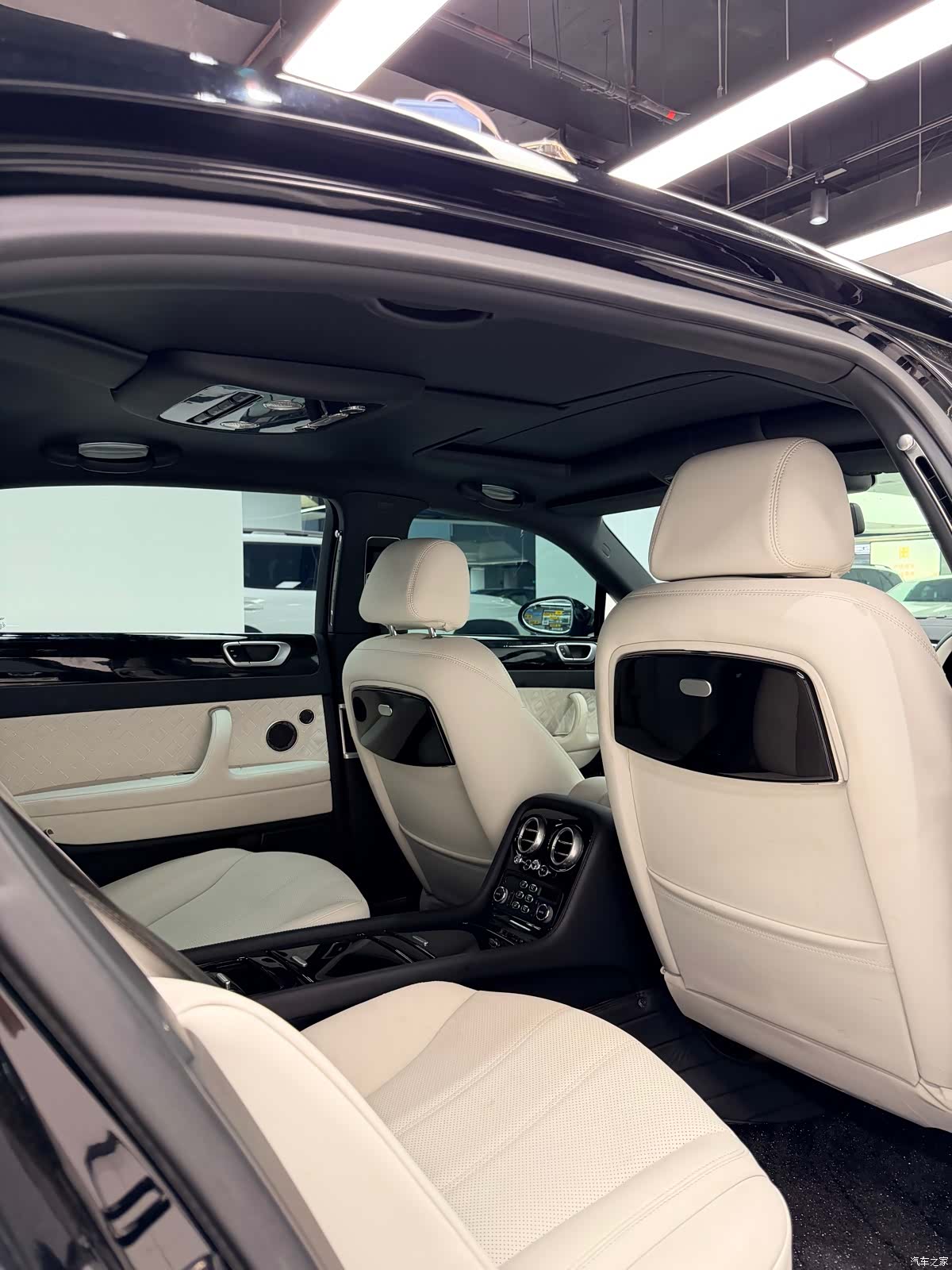 Bentley Flying Spur, 2009 7