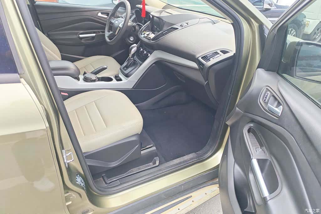 Ford Kuga, 2015 8