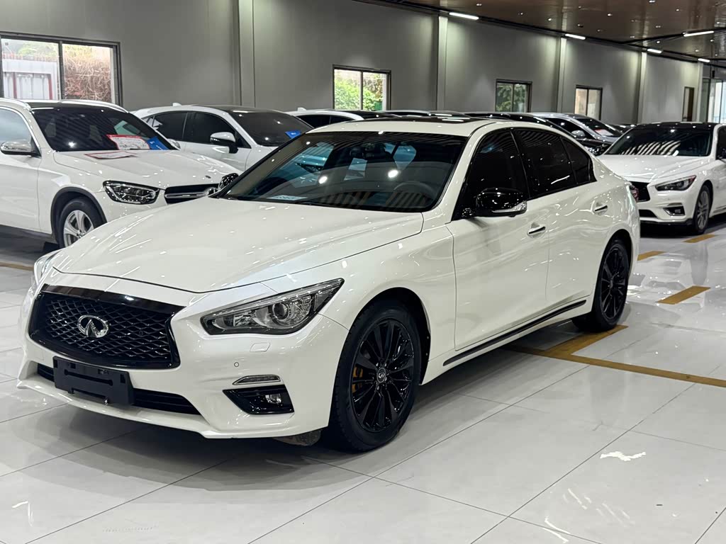Infiniti Q50L