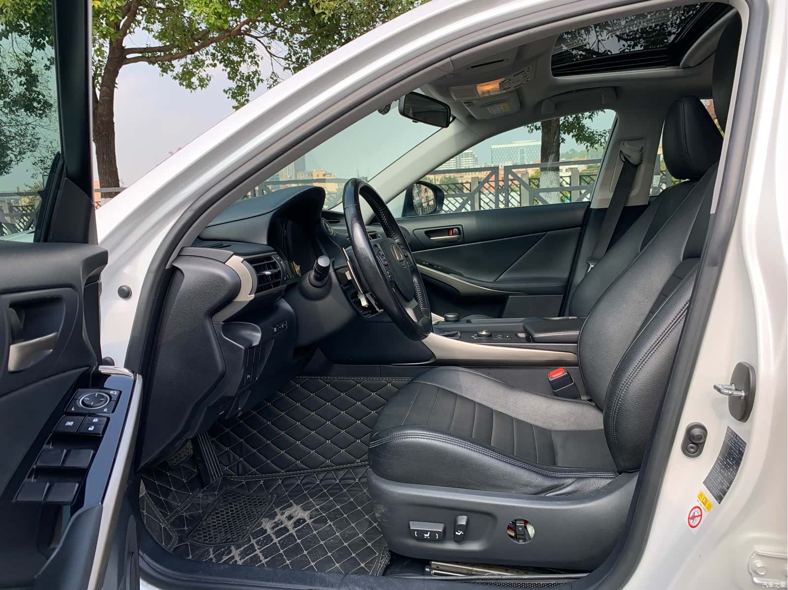 Lexus IS, 2018 8
