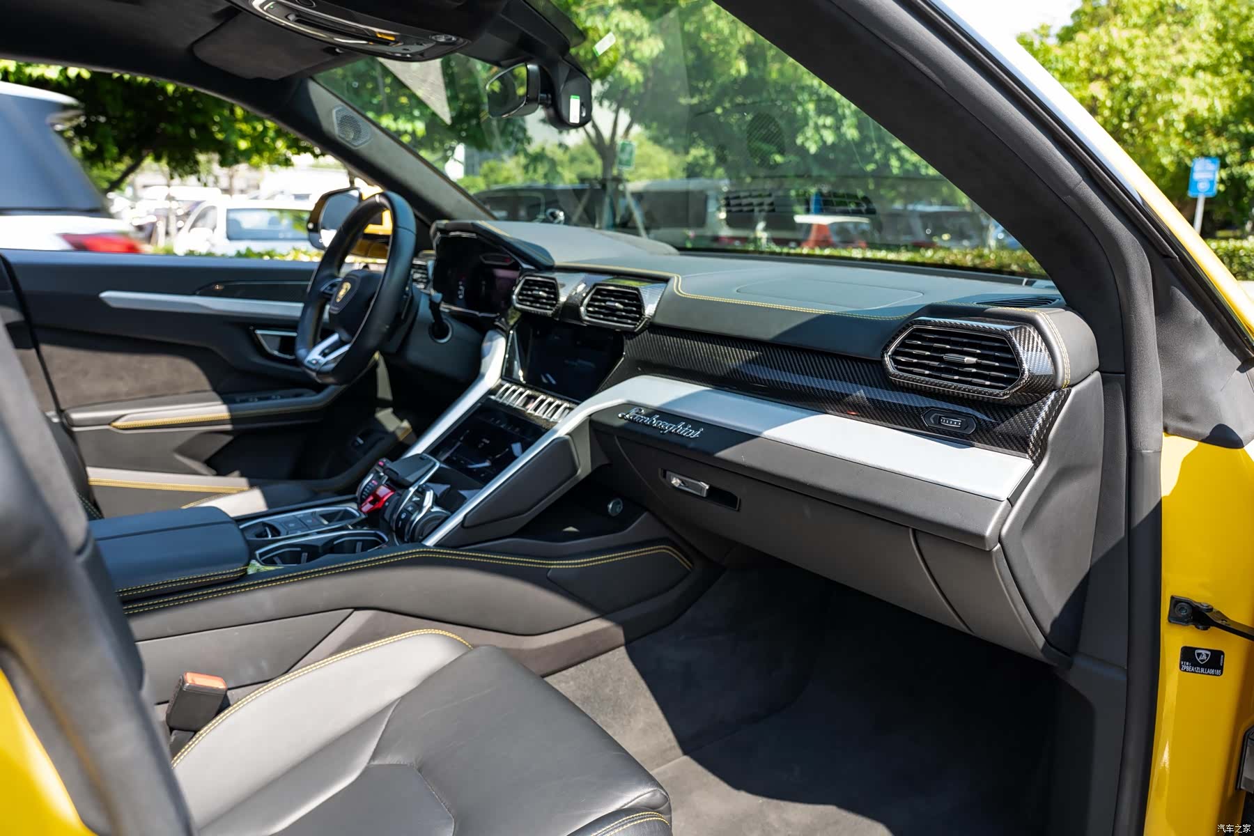 Lamborghini Urus, 2020 6
