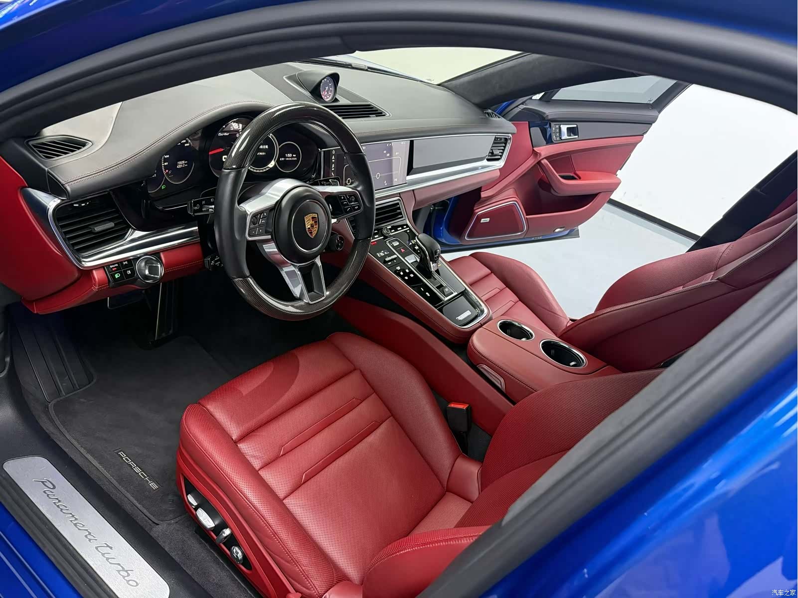 Porsche Panamera, 2018 все фото