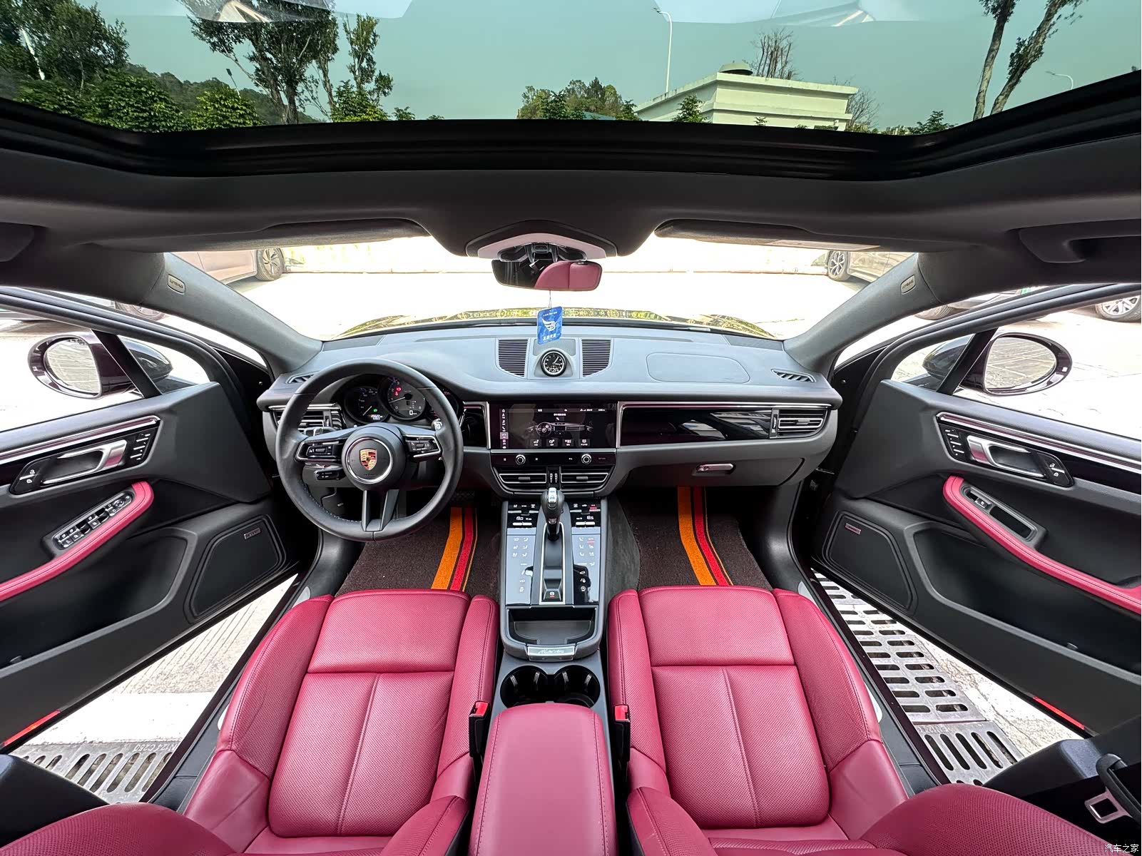 Porsche Macan, 2024 11