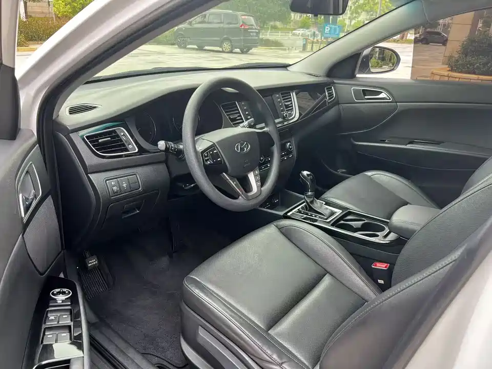 Hyundai Name picture