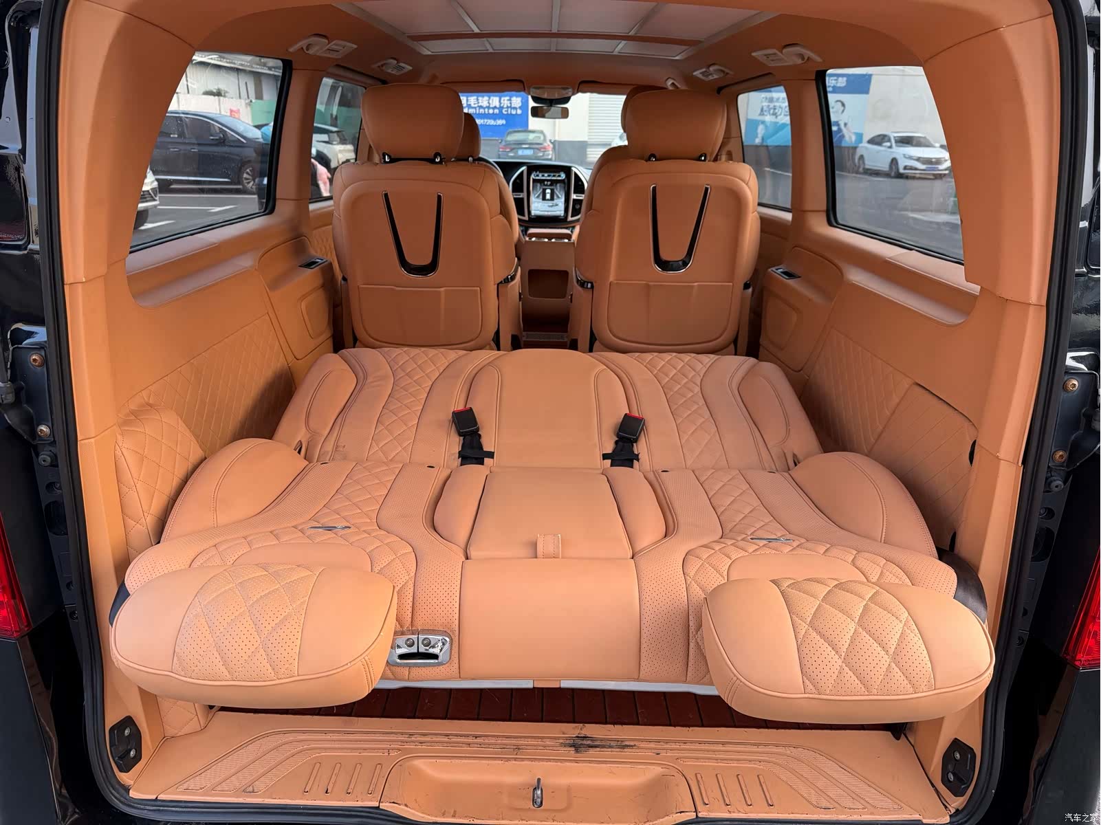 Mercedes-Benz 7, 2021 6