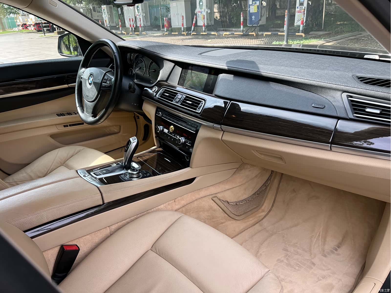 BMW 7 Series, 2010 все фото