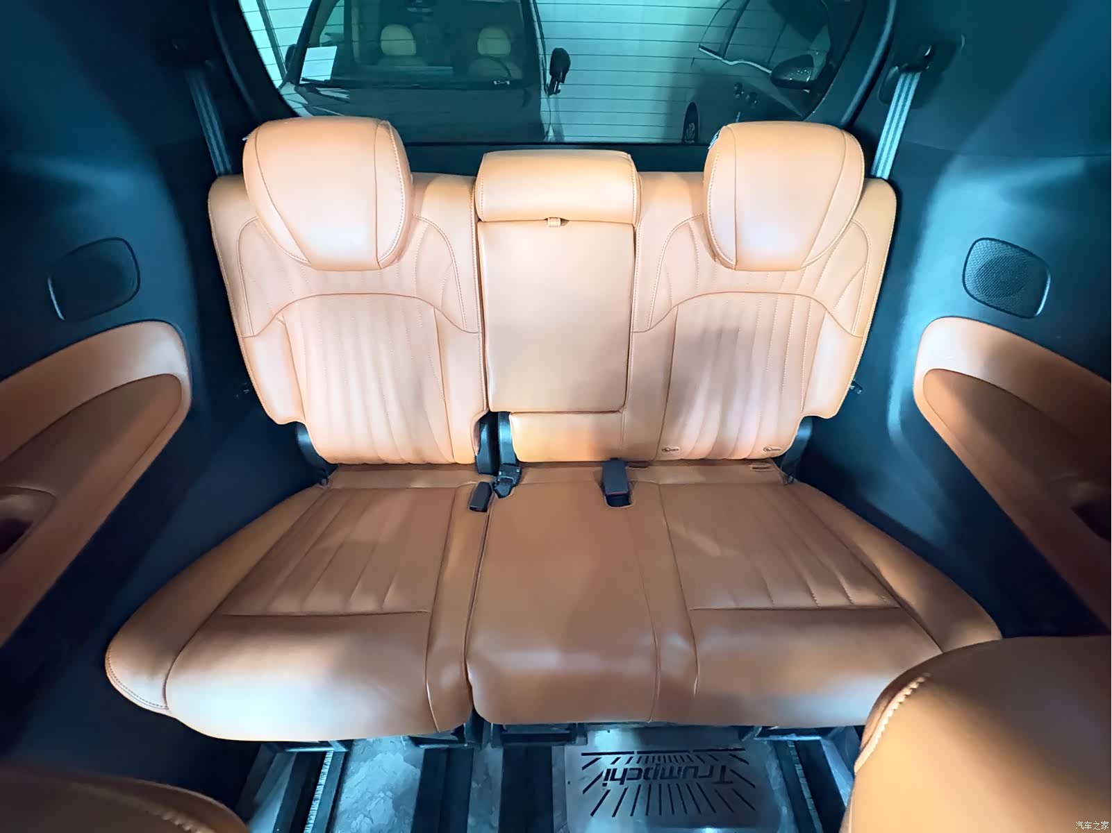 Trumpchi E9, 2024 19