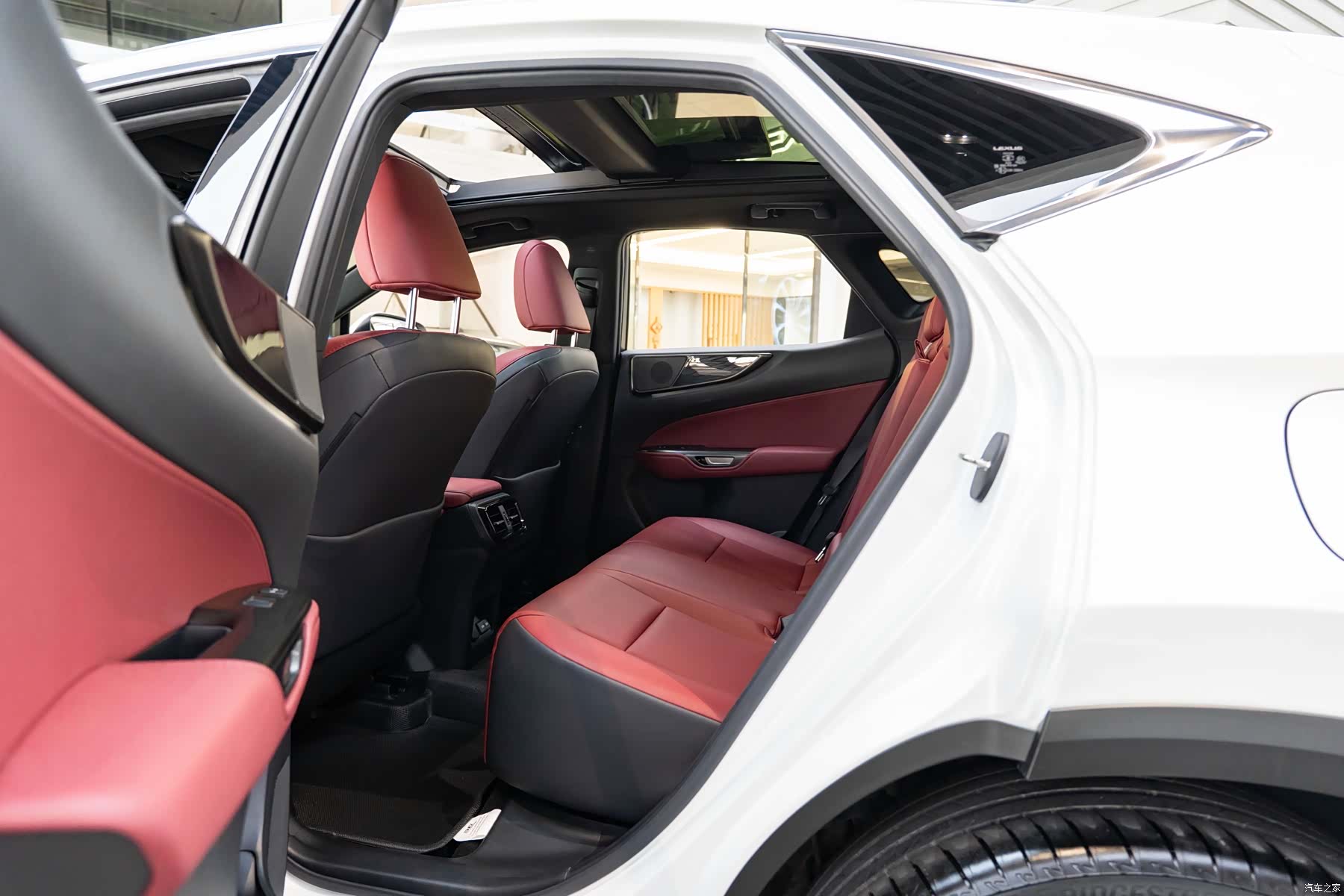 Lexus NX, 2023 10