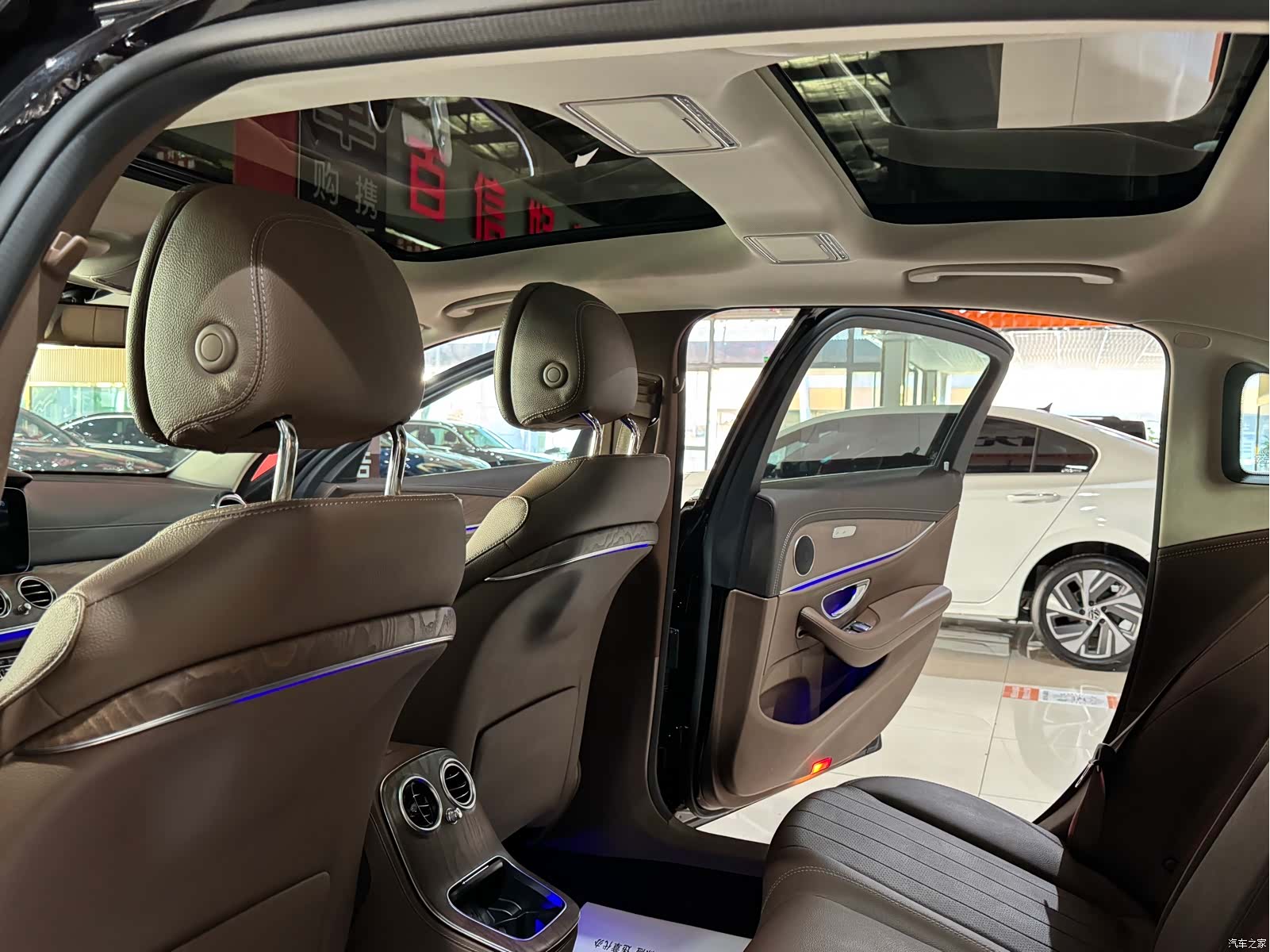 Mercedes-Benz E-Class, 2023 11